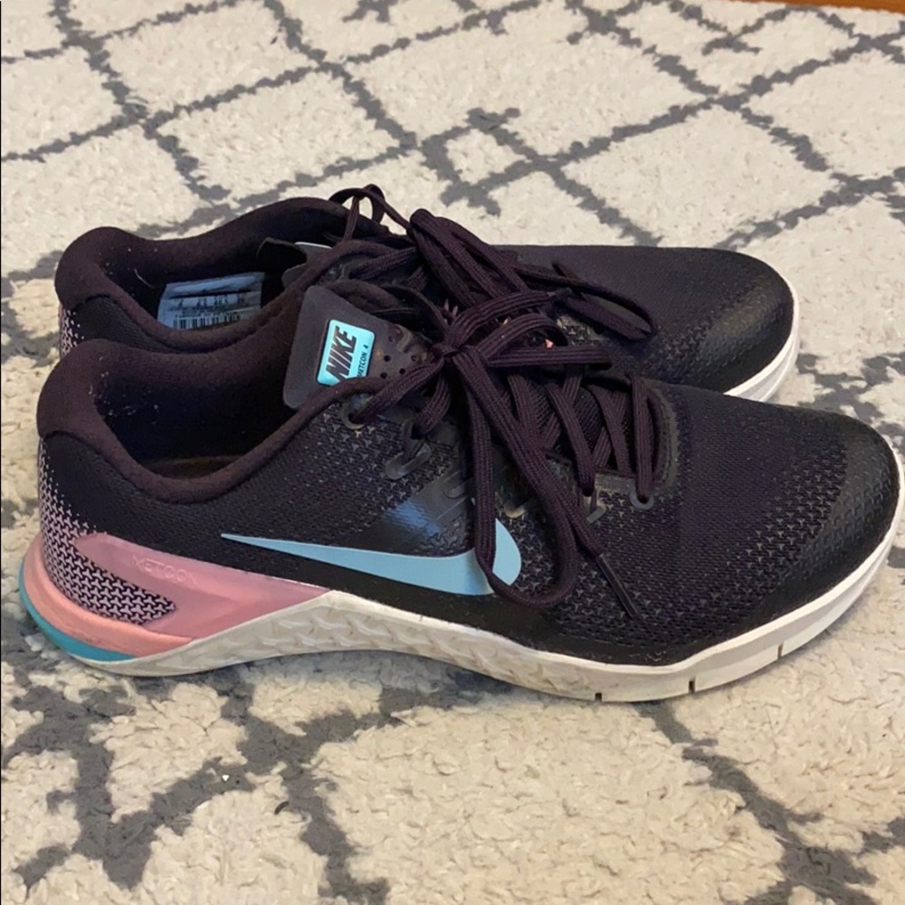 Women’s Nike metcon 4